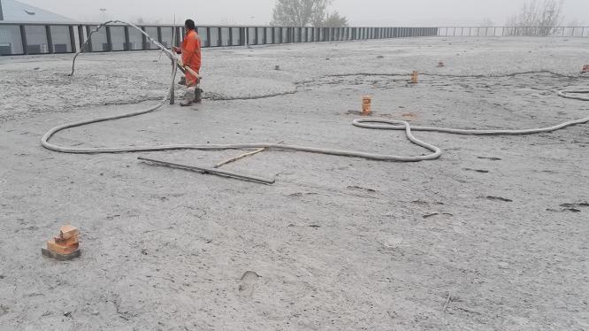 <b>屋面现场施工</b>